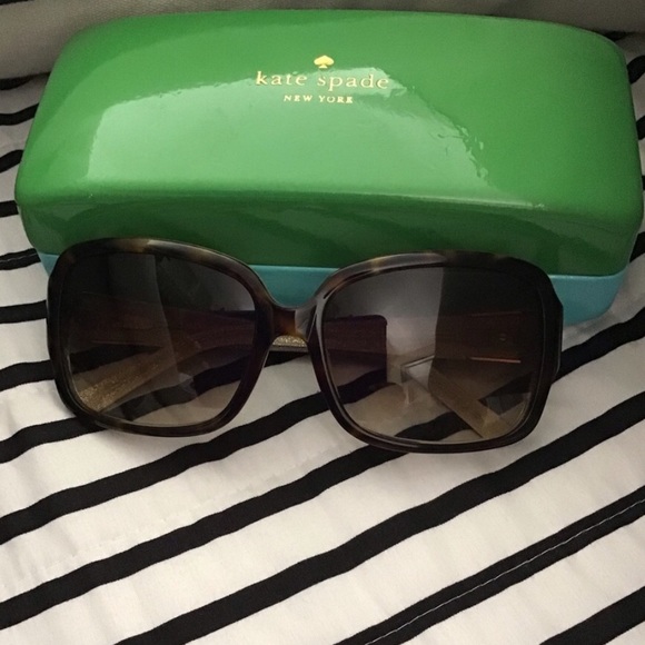 kate spade Accessories - Kate Spade ♠️ Sunglasses w/ case - beauties